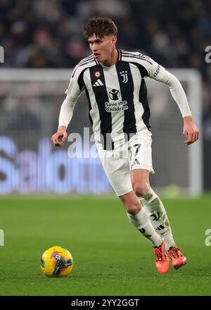 Turin, Italie. 17 décembre 2024. Nicolo Savona de la Juventus lors du match de la Coppa Italia au stade Allianz de Turin. Le crédit photo devrait se lire : Jonathan Moscrop/Sportimage crédit : Sportimage Ltd/Alamy Live News Banque D'Images