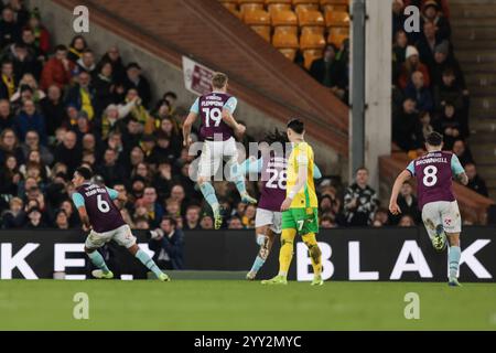 Zian Flemming de Burnley célèbre l'égaliseur de score - Norwich City v Burnley, Sky Bet Championship, Carrow Road, Norwich, Royaume-Uni - 15 décembre 2024 usage éditorial uniquement - des restrictions DataCo s'appliquent Banque D'Images