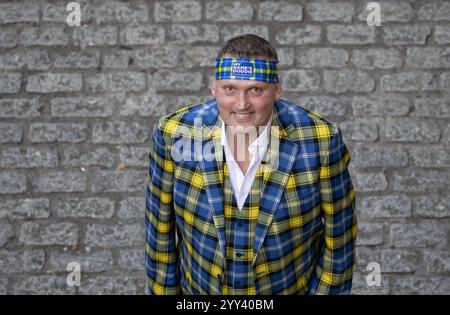 Photo du dossier datée du 17/11/2018 de feu Doddie Weir. Gavin Hastings, légende écossaise du rugby, est l'un des quatre anciens Lions britanniques et irlandais qui appellent les gens à s'inscrire à un défi d'exercice pour collecter des fonds pour la recherche sur les maladies du motoneurone (MND). Doddie Aid a été créé en 2021 pour collecter des fonds pour la My Name'5 Doddie Foundation, l'association caritative fondée par le joueur de rugby écossais et des Lions Doddie Weir à la suite de son diagnostic avec le MND en 2016. Date d'émission : jeudi 19 décembre 2024. Banque D'Images