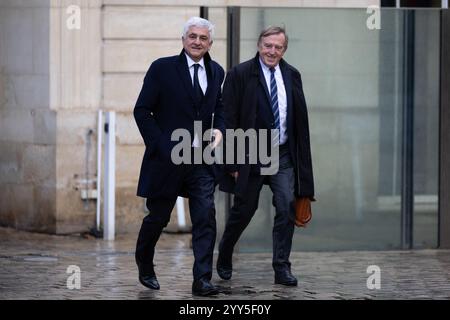 Paris, France. 19 décembre 2024. Président du conseil régional de Normandie et Président des centres - le Nouveau Centre Hervé Morin arrivant à une réunion avec le premier Ministre français, le Président de l'Assemblée nationale française, le Président du Sénat et les dirigeants des partis à l'exclusion de la France insoumise (LFI) ni du rassemblement National (RN), pour finaliser le nouveau gouvernement à l'Hôtel Matignon à Paris, France, le 19 décembre 2024. Photo Raphael Lafargue/ABACAPRESS. COM Credit : Abaca Press/Alamy Live News Banque D'Images