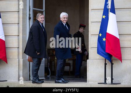 Paris, France. 19 décembre 2024. Président du conseil régional de Normandie et Président des centres - le Nouveau Centre Hervé Morin arrivant à une réunion avec le premier Ministre français, le Président de l'Assemblée nationale française, le Président du Sénat et les dirigeants des partis à l'exclusion de la France insoumise (LFI) ni du rassemblement National (RN), pour finaliser le nouveau gouvernement à l'Hôtel Matignon à Paris, France, le 19 décembre 2024. Photo Raphael Lafargue/ABACAPRESS. COM Credit : Abaca Press/Alamy Live News Banque D'Images