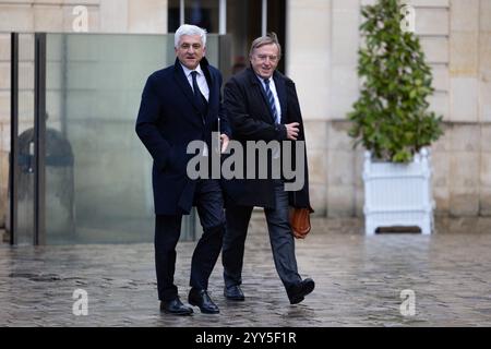 Paris, France. 19 décembre 2024. Président du conseil régional de Normandie et Président des centres - le Nouveau Centre Hervé Morin arrivant à une réunion avec le premier Ministre français, le Président de l'Assemblée nationale française, le Président du Sénat et les dirigeants des partis à l'exclusion de la France insoumise (LFI) ni du rassemblement National (RN), pour finaliser le nouveau gouvernement à l'Hôtel Matignon à Paris, France, le 19 décembre 2024. Photo Raphael Lafargue/ABACAPRESS. COM Credit : Abaca Press/Alamy Live News Banque D'Images