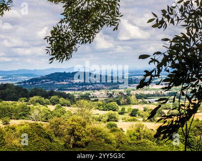 La vue depuis la Cotswold Way surplombant Great Witcombe près de Birdlip, Gloucestershire. Banque D'Images
