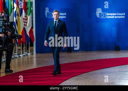 BRUXELLES, BELGIQUE - 19 DÉCEMBRE 2024. Robert GOLOB, premier ministre slovène, arrive au sommet du conseil européen, dans le bâtiment Europa, siège du Conseil de l'UE à Bruxelles, Belgique, le 19 décembre 2024. Les dirigeants de l'UE se réunissent à Bruxelles pour discuter de l'Ukraine, de l'UE dans le monde, du moyen-Orient, de la résilience et de la préparation, des migrations et des questions de politique étrangère. Crédit : Morfo SAVVA | Alamy Live News. Banque D'Images