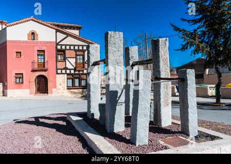 Vieux support de chaussures en pierre. Torrecaballeros, Ségovie, Castilla y León, Espagne, Europe Banque D'Images