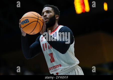 Wroclaw, Pologne, 18 décembre 2024. Match de la Ligue des Champions de basket-ball : WKS Slask Wroclaw vs Rytas Wilno au Centennial Hall. Photo : #20 R.J. Cole © Piotr Zajac/Alamy Live News Banque D'Images
