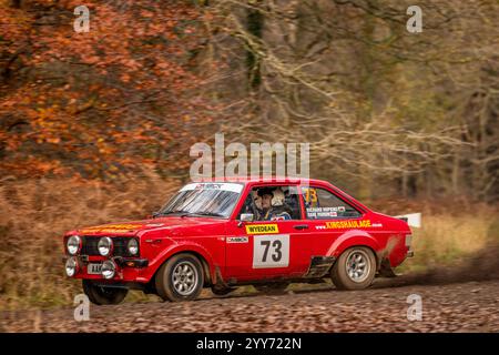 Octobre 2024 - Red Ford Escort Mk2 Rally car sur le rallye automobile Wyedean dans la forêt de Dean Banque D'Images