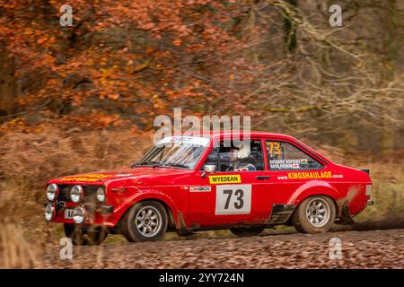 Octobre 2024 - Red Ford Escort Mk2 Rally car sur le rallye automobile Wyedean dans la forêt de Dean Banque D'Images