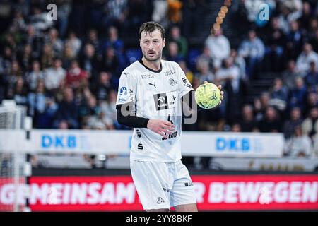 Kiel, Deutschland. 19 décembre 2024. Domagoj Duvnjak (THW Kiel, #04) GER, THW Kiel vs. VfL Gummersbach, Handball, DHB-Pokal, Viertelfinale, saison 2024/2025, 19.12.2024 Foto : Eibner-Pressefoto/Marcel von Fehrn crédit : dpa/Alamy Live News Banque D'Images