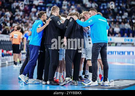 Kiel, Deutschland. 19 décembre 2024. THW Kiel GER, THW Kiel vs. VfL Gummersbach, Handball, DHB-Pokal, Viertelfinale, saison 2024/2025, 19.12.2024 Foto : Eibner-Pressefoto/Marcel von Fehrn crédit : dpa/Alamy Live News Banque D'Images