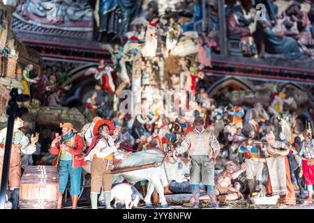 Paris, France. 20 décembre 2024. Olivier Ribadeau Dumas, recteur-archiprêtre de la cathédrale notre-Dame, bénit la scène de la Nativité de Noël à la cathédrale notre-Dame de Paris avant les prochaines vacances de Noël, à Paris, France, le 20 décembre 2024. La cathédrale notre-Dame de Paris a rouvert ses portes le 7 décembre après près de six ans de travaux de rénovation suite à sa destruction par un incendie le 15 avril 2019. Photo de Alexis Jumeau/ABACAPRESS. COM Credit : Abaca Press/Alamy Live News Banque D'Images