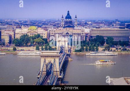 Hongrie, Budapest, panorama de la ville avec les chambres du parlement et le Danube. Banque D'Images