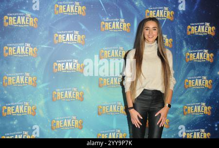 Londres, Royaume-Uni. 19 décembre 2024. Emily Andre au gala 'The Creakers', Queen Elizabeth Hall, Belvedere Road, le jeudi 19 décembre 2024 à Londres, Angleterre, Royaume-Uni. CAP/CAN © CAN/Capital Pictures crédit : Capital Pictures/Alamy Live News Banque D'Images