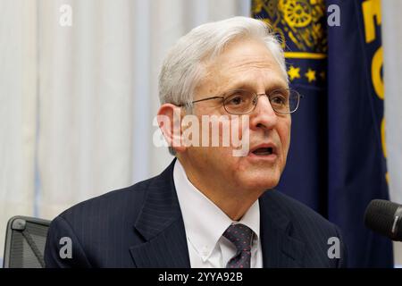 Portland, États-Unis. 20 décembre 2024. Le procureur général des États-Unis, Merrick B. Garland, s'est rendu à Portland, Oregon, le 20 décembre 2024, pour rencontrer le procureur général fédéral de l'Oregon, Natalie K. Wight, et de nombreux autres responsables locaux et fédéraux de l'application de la loi. (Photo de John Rudoff/Sipa USA) crédit : Sipa USA/Alamy Live News Banque D'Images