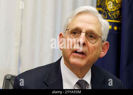 Portland, États-Unis. 20 décembre 2024. Le procureur général des États-Unis, Merrick B. Garland, s'est rendu à Portland, Oregon, le 20 décembre 2024, pour rencontrer le procureur général fédéral de l'Oregon, Natalie K. Wight, et de nombreux autres responsables locaux et fédéraux de l'application de la loi. (Photo de John Rudoff/Sipa USA) crédit : Sipa USA/Alamy Live News Banque D'Images