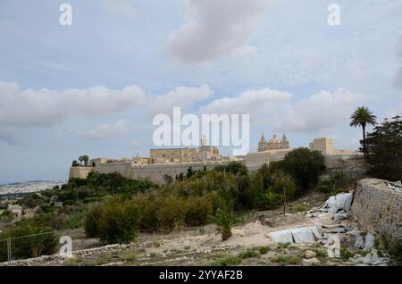 Église de l'Annonciation de notre-Dame, cathédrale de Paul, Mdina vue de Rabat, Malte, Europe Banque D'Images