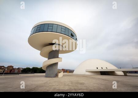 Architecture moderne dans le nord de l'Espagne, juillet 2023 Banque D'Images