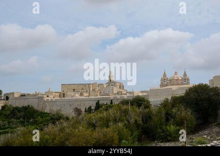 Église de l'Annonciation de notre-Dame, cathédrale de Paul, Mdina vue de Rabat, Malte, Europe Banque D'Images