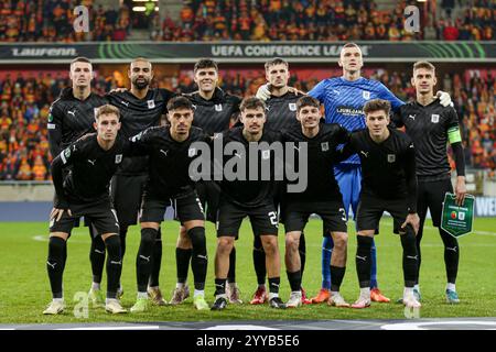 Bialystok, Pologne. 19 décembre 2024. L'équipe d'Olimpija Ljubljana vue lors du match de l'UEFA Conference League 2024/2025 entre Jagiellonia Bialystok - Olimpija Ljubljana à Chorten Arena (Bialystok). Score final ; Jagiellonia Bialystok 0:0 Olimpija Ljubljana (photo de Grzegorz Wajda/SOPA images/Sipa USA) crédit : Sipa USA/Alamy Live News Banque D'Images