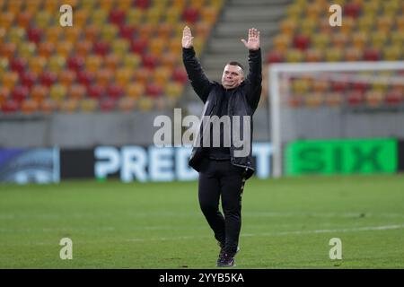 Bialystok, Pologne. 19 décembre 2024. L'entraîneur Artur Siemieniec de Jagiellonia Bialystok vu lors du match de l'UEFA Conference League 2024/2025 entre Jagiellonia Bialystok - Olimpija Ljubljana à Chorten Arena (Bialystok). Score final ; Jagiellonia Bialystok 0:0 Olimpija Ljubljana crédit : SOPA images Limited/Alamy Live News Banque D'Images