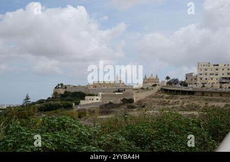 Église de l'Annonciation de notre-Dame, cathédrale de Paul, vue de Mdina depuis Gheriexem, Rabat, Malte, Europe Banque D'Images