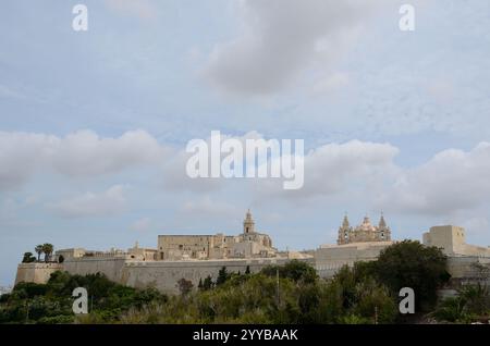 Église de l'Annonciation de notre-Dame, cathédrale de Paul, Mdina vue de Rabat, Malte, Europe Banque D'Images