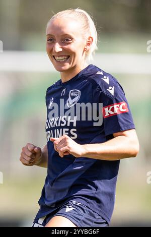 Canberra, Australie ; 21 décembre 2024 : Nickoletta Flannery du Melbourne Victory FC se réchauffe avant le match de la Ninja A-League féminine Round 7 2024/25 entre le Canberra United FC et le Melbourne Victory FC au McKellar Park à Canberra, Australie le 21 décembre 2024. (Crédit photo : Nick Strange/Fotonic/Alamy Live News) Banque D'Images