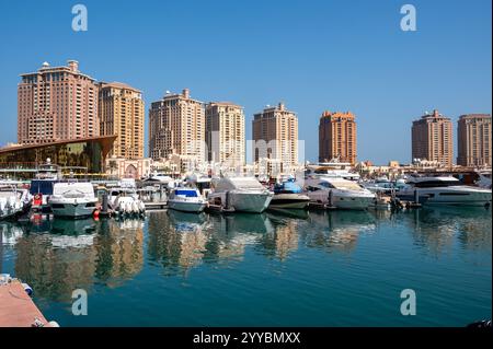 Belle vue aérienne de Pearl Qatar Porto Arabia Doha Qatar Banque D'Images