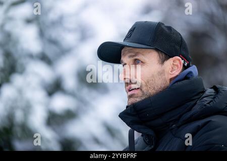 Sven Hannawald (Deutschland, ex Skispringer, ARD TV Experte), sui, FIS Viessmsann Skisprung Weltcup Engelberg Groß-Titlis-Schanze, Qualifikation Herren, saison 2024/2025, 20.12.2024 Foto : Eibner-Pressefoto/Michael Memmler Banque D'Images