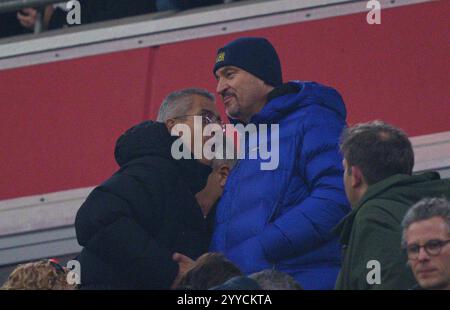 Markus Soeder, Soeder, bayerischer Ministerpraesident, Ministerpraesident, Bayern, CSU, Politiker, Dr Michael Diederich, Managing Financial Director FCB, Finanzvorstand und stellvertretender Vorstandsvorsitzender, dans le match FC BAYERN MUENCHEN - RB LEIPZIG 5-1 le 20 décembre 2024 à Munich, Allemagne. Saison 2024/2025, 1.Bundesliga, FCB, Muenchen, journée 15, 15.Spieltag photographe : ddp images/STAR-images - LA RÉGLEMENTATION DFL INTERDIT TOUTE UTILISATION DE PHOTOGRAPHIES comme SÉQUENCES D'IMAGES et/ou QUASI-VIDÉO - crédit : ddp Media GmbH/Alamy Live News Banque D'Images