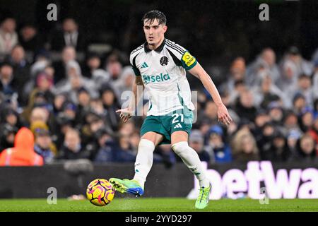 Ipswich, Royaume-Uni. 21 décembre 2024. IPSWICH, ANGLETERRE - 21 DÉCEMBRE : Tino Livramento de Newcastle United passe le ballon lors de la première League 2024/25 Matchweek 17 match entre Ipswich Town FC et Newcastle United FC au Portman Road Stadium, le 21 décembre 2024 à Ipswich, Angleterre. (Richard Callis/SPP) crédit : photo de presse sportive SPP. /Alamy Live News Banque D'Images