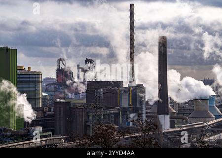 Panorama des ThyssenKrupp Steel Stahlwerk in Duisburg-Bruckhausen, die Hochöfen 8 und 9, NRW, Deutschland, ThyssenKrupp Steel Bruckhausen *** Panorama des aciéries ThyssenKrupp in Duisburg Bruckhausen, hauts fourneaux 8 et 9, NRW, Allemagne, ThyssenKrupp Steel Bruckhausen Banque D'Images