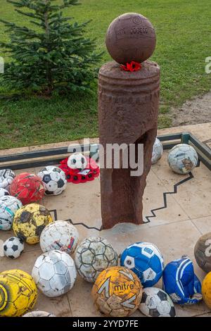 Ploegsteert World War One Trêve de Noël de l'UEFA Monument à la première Guerre mondiale Anglais - Allemands match de football joué dans No Man's Land à Hainaut, Belgique Banque D'Images