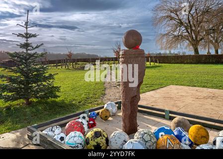 Ploegsteert World War One Trêve de Noël de l'UEFA Monument à la première Guerre mondiale Anglais - Allemands match de football joué dans No Man's Land à Hainaut, Belgique Banque D'Images