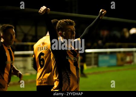 Callum Stewart célèbre un de ses buts lors du match de la Ligue nationale du Nord entre Leamington et Curzon Ashton Banque D'Images