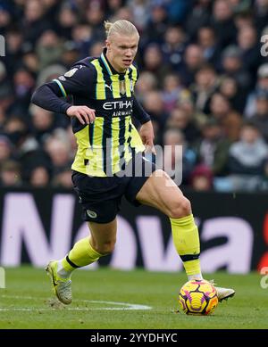 Birmingham, Royaume-Uni. 21 décembre 2024. Erling Haaland de Manchester City lors du match de premier League à Villa Park, Birmingham. Le crédit photo devrait se lire : Andrew Yates/Sportimage crédit : Sportimage Ltd/Alamy Live News Banque D'Images