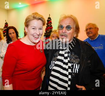 Franziska Giffey, Frank Zander BEI Frank Zanders 30. Weihnachtsfeier für Obdachlose 2024 im Estrel Convention Center. *** Franziska Giffey, Frank Zander à Frank Zanders 30 Fête de Noël pour les sans-abri 2024 au Estrel Convention Center Banque D'Images