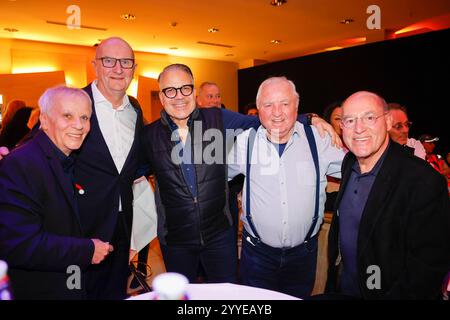 Andy Moor, Dr Dietmar Woidtke député Land Brandenburg, Karsten Speck, Uli Wegner, Gregor Gysi BEI Frank Zanders 30. Weihnachtsfeier für Obdachlose 2024 im Estrel Convention Center. *** Andy Moor, Dr Dietmar Woidtke député Land Brandenburg , Karsten Speck, Uli Wegner, Gregor Gysi à Frank Zanders 30 Fête de Noël pour les sans-abri 2024 au Centre de congrès Estrel Banque D'Images