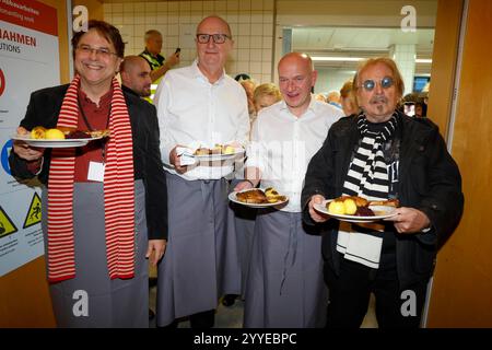 Marcus Zander, Dr Dietmar Woidtke député Land Brandenburg, Kai Wegner, Frank Zander BEI Frank Zanders 30. Weihnachtsfeier für Obdachlose 2024 im Estrel Convention Center. *** Marcus Zander, Dr Dietmar Woidtke député de l'État de Brandebourg, Kai Wegner, Frank Zander à Frank Zanders 30e fête de Noël pour les sans-abri 2024 au Centre de congrès d'Estrel Banque D'Images