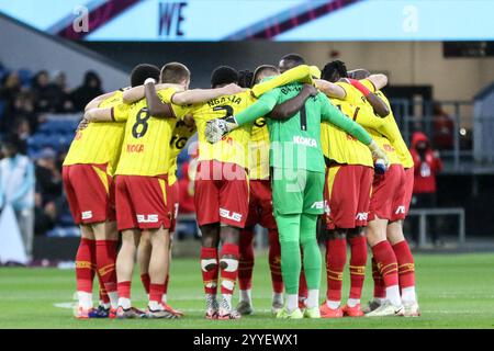 Burnley, Royaume-Uni. 21 décembre 2024. Turf Moor, Bunrley, Angleterre, 21 décembre 2024 : joueurs de Watford avant le match EFL Sky Bet Championship entre Burnley et Watford à Turf Moor à Burnley, Angleterre le 21 décembre 2024. (Sean Chandler/SPP) crédit : photo de presse sportive SPP. /Alamy Live News Banque D'Images