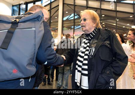 Frank Zander BEI Frank Zanders 30. Weihnachtsfeier für Obdachlose und Bedürftige 2024 im Estrel Convention Center. Berlin, 21.12.2024 *** Frank Zander à Frank Zanders 30e fête de Noël pour les sans-abri et les nécessiteux 2024 à l'Estrel Convention Center Berlin, 21 12 2024 Foto:xS.xZeitzx/xFuturexImagex zander 4254 Banque D'Images