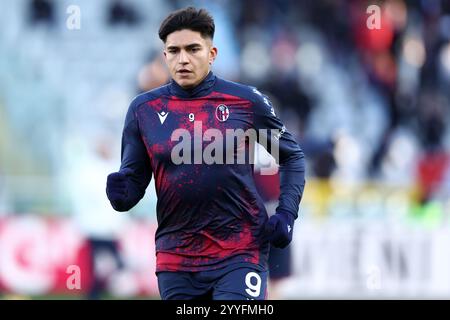 Turin, Italie. 21 décembre 2024. Santiago Castro du Bologna FC regarde pendant le match de Serie A entre le Torino FC et le Bologna FC au Stadio Olimpico le 21 décembre 2024 à Turin, Italie . Crédit : Marco Canoniero/Alamy Live News Banque D'Images