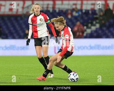 Jarne Teulings (7 ans) de Feyenoord photographié lors d'un match de football féminin entre Feyenoord et PSV Eindhoven, saison 2024 - 2025 de l'Eredivisie féminine d'Azerion, le samedi 21 décembre 2024 à Rotterdam, pays-Bas . PHOTO SPORTPIX | SEVIL OKTEM Banque D'Images