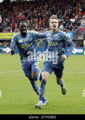 ROTTERDAM - Kenneth Taylor de l'Ajax célèbre le 0-1 lors du match néerlandais Eredivisie entre le Sparta Rotterdam et l'AFC Ajax au Sparta Stadion Het Kasteel le 22 décembre 2024 à Rotterdam, pays-Bas. ANP BART STOUTJESDIJK Banque D'Images