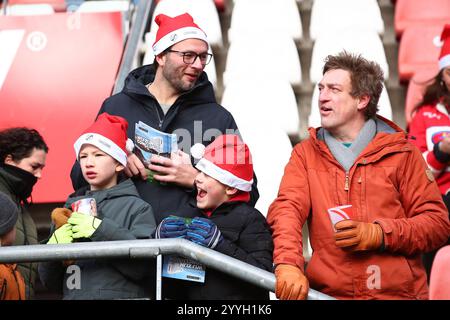 Utrecht, pays-Bas. 22 décembre 2024. UTRECHT, PAYS-BAS - 22 DÉCEMBRE : Utrechtfans lors du match néerlandais Eredivisie entre le FC Utrecht et Fortuna Sittard au Stadion de Galgenwaard le 22 décembre 2024 à Utrecht, pays-Bas. (Photo de Ben Gal/Orange Pictures) crédit : Orange pics BV/Alamy Live News Banque D'Images