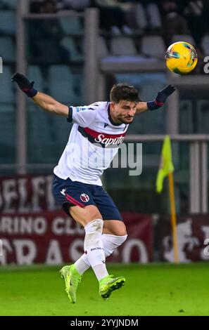 Riccardo Orsolini (Bologne) lors de la série A italienne match entre Torino 0-2 Bologna au stade Olimpic le 21 décembre 2024 à Turin, Italie. (Photo de Maurizio Borsari/AFLO) Banque D'Images