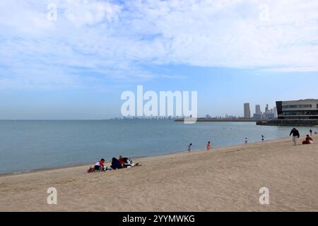 Koweït City, Koweït au moyen-Orient - 08 novembre 2024 : les habitants apprécient la plage de Koweït City Banque D'Images