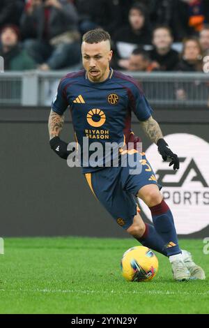 Stadio Olimpico, Rome, Italie. 22 décembre 2024. Série A Football ; Roma versus Parme ; Angelino of AS Roma Credit : action plus Sports/Alamy Live News Banque D'Images