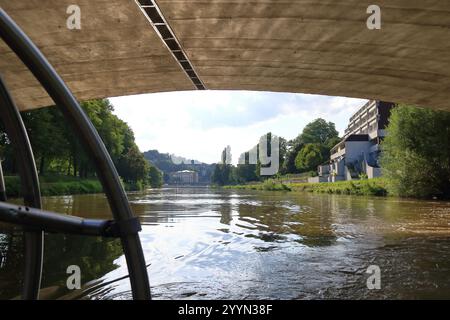 Saarbrücken, Sarre en Allemagne - 06 août 2024 : marcher le long des berges de la Sarre Banque D'Images