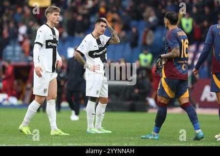 Rome, Italie. 22 décembre 2024. Joueurs de Parme déçus après le championnat italien de football Serie A Enilive 2024-2025 match AS Roma vs Parma Calcio au Stadio Olimpico. Score final ; AS Roma 5:0 Parma Calcio (photo de Marco Iacobucci/SOPA images/Sipa USA) crédit : Sipa USA/Alamy Live News Banque D'Images